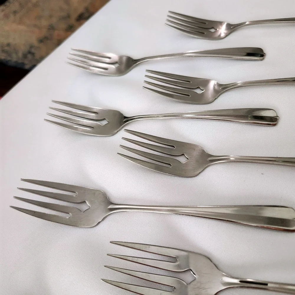7 -ONEIDA USA GALA IMPULSE PATTERN GLOSSY STAINLESS SALAD FORKS & 1 Serving Fork